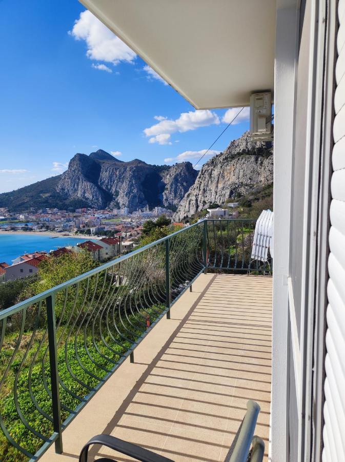 Apartment With 2 Balconies And Sea View Omiš Buitenkant foto