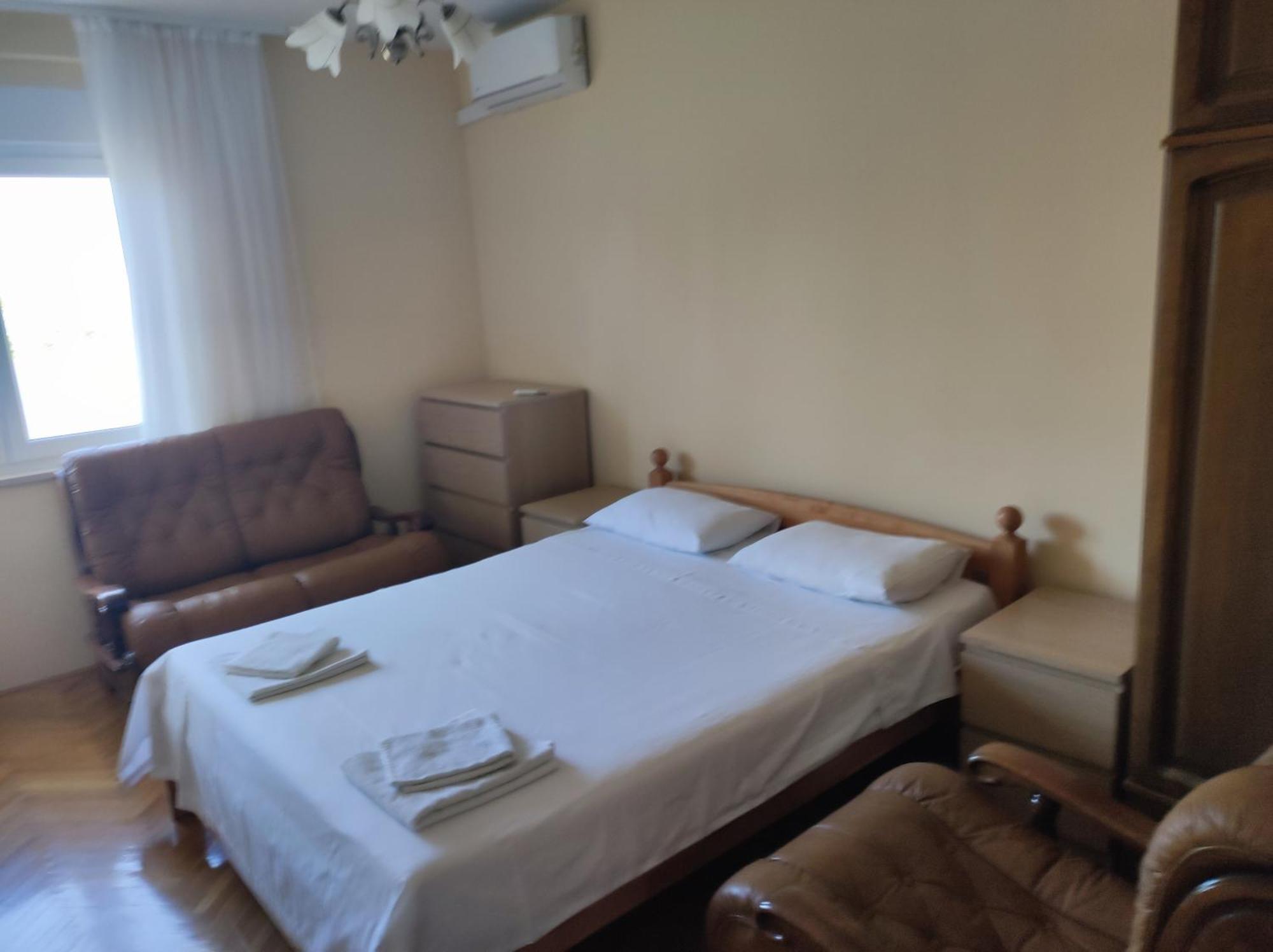 Apartment With 2 Balconies And Sea View Omiš Kamer foto