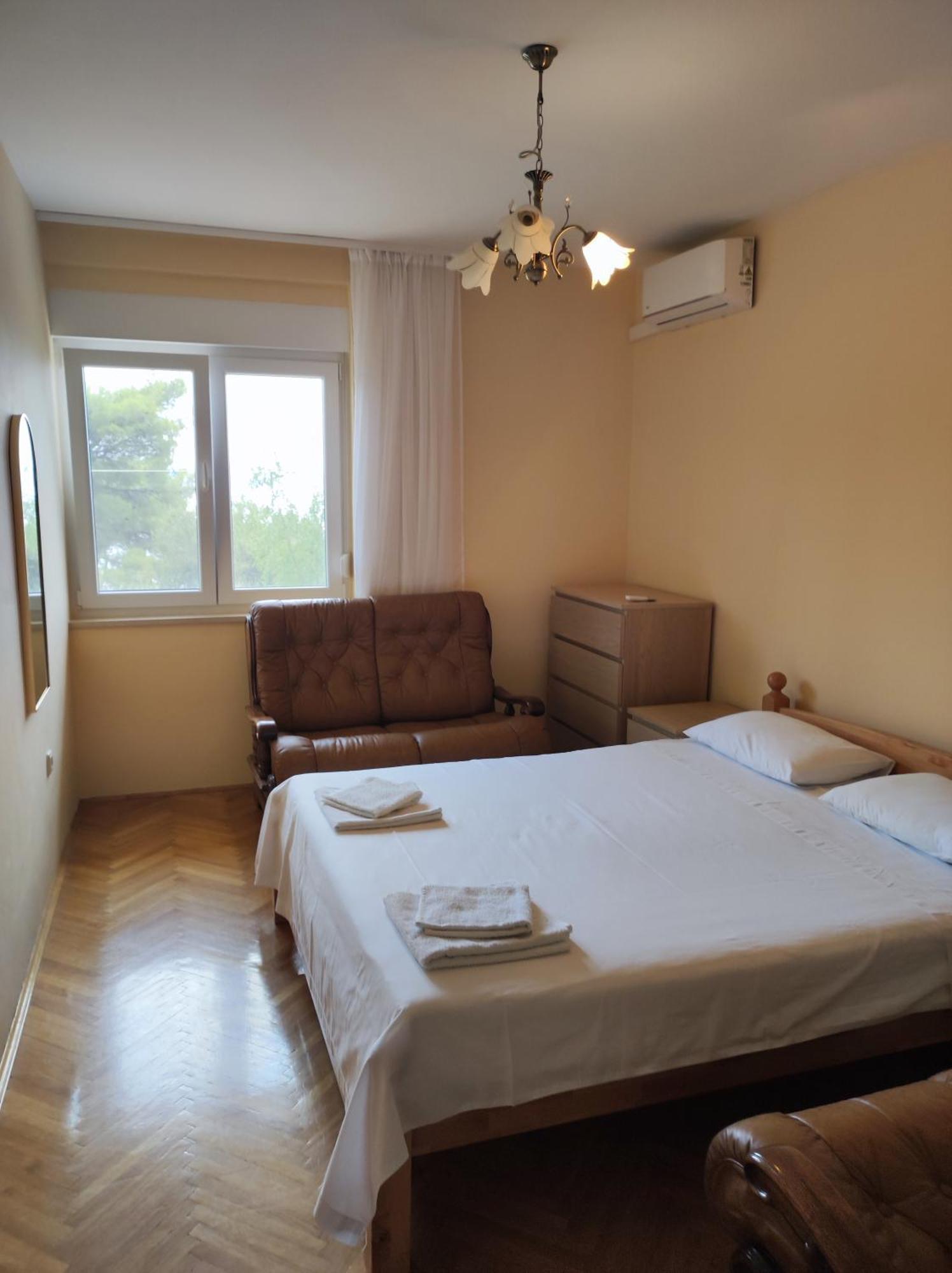 Apartment With 2 Balconies And Sea View Omiš Kamer foto
