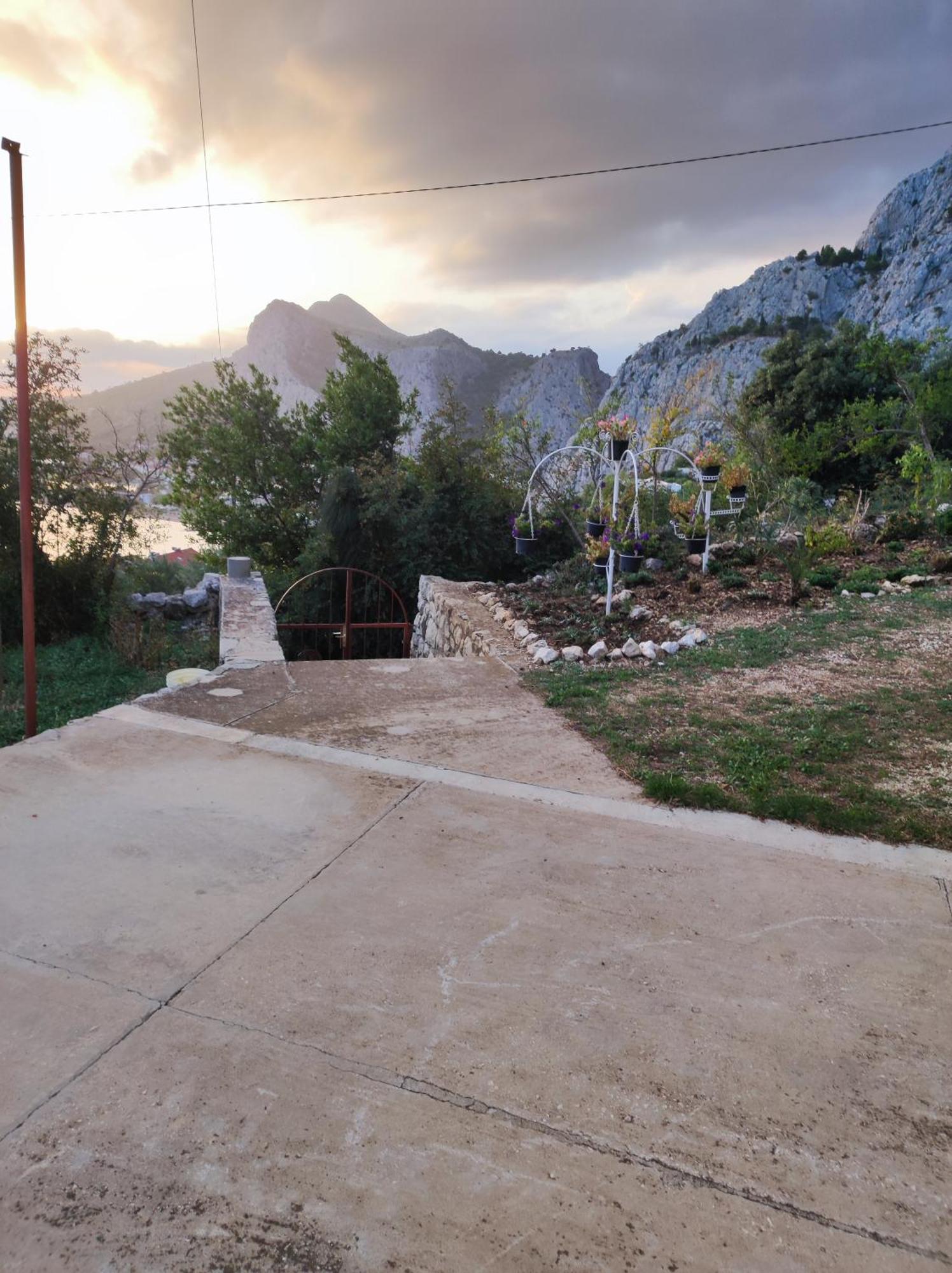 Apartment With 2 Balconies And Sea View Omiš Kamer foto